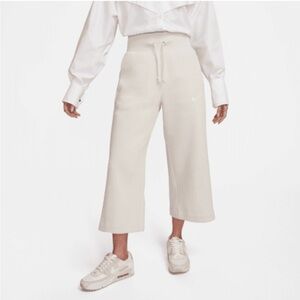 NEW Nike Women Cropped‎ Length Sweatpants Beige Standard Fit High Rise Neutral